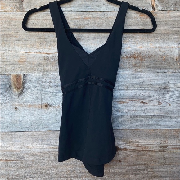 Lululemon Action Tank top Size 4